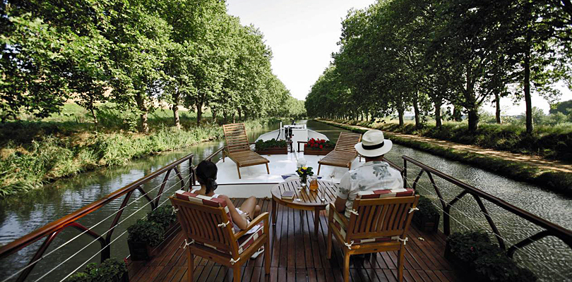 Alouette guests relax on deck