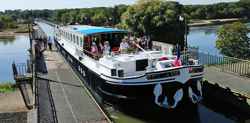 C’est La Vie cruising in Upper Loire