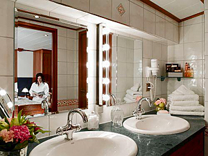 La Nouvelle Etoile tiled ensuite bathroom La Nouvelle Etoile tiled ensuite bathroom