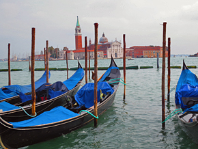Venice cruises on the barge La Bella Vita