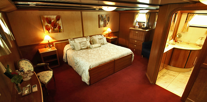 C'EST LA VIE | Champagne Region | Canal Barge Cruises