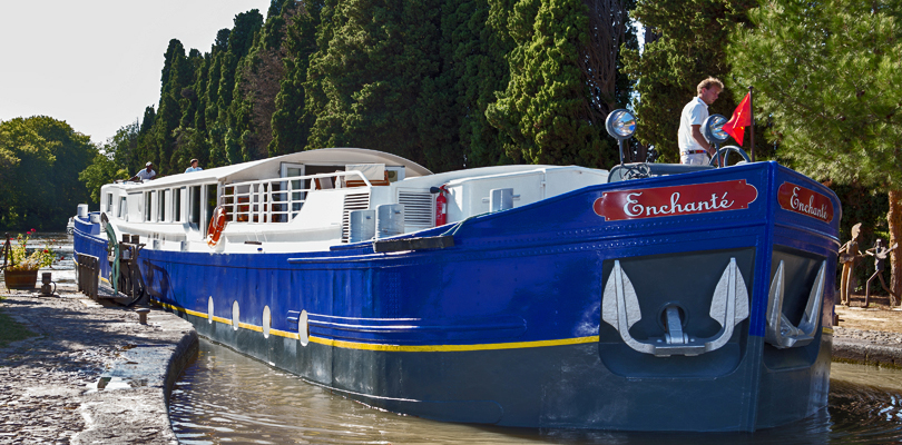 Enchante barge barge cruise on Canal du Midi in South of France