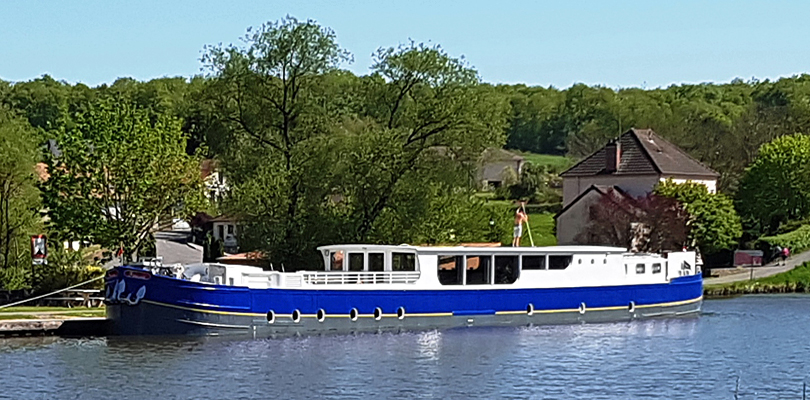 Finesse barge cruise on Saone River and Canal du Centre