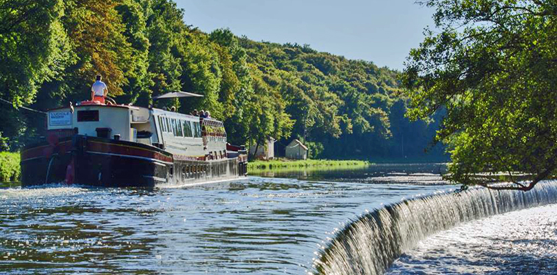 Luciole barge cruise on Nivernais Canal, France