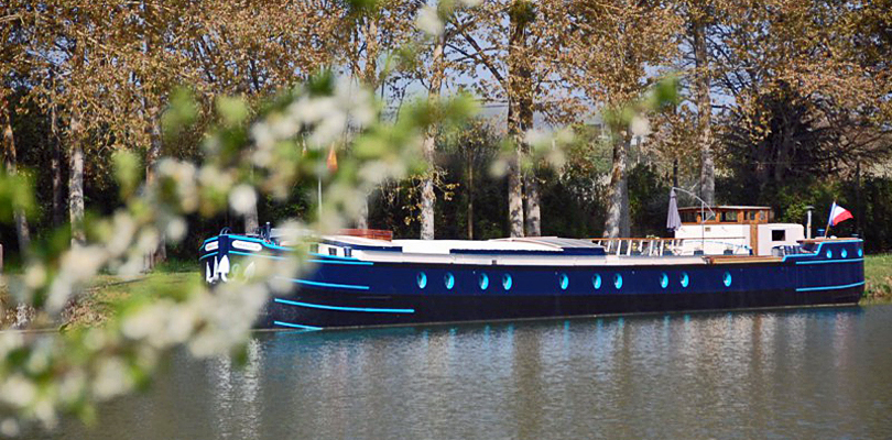 Magnolia barge cruise on Southern Burgundy Canal, France