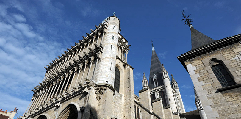 Walking tour of Dijon