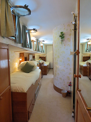 Papillon twin stateroom