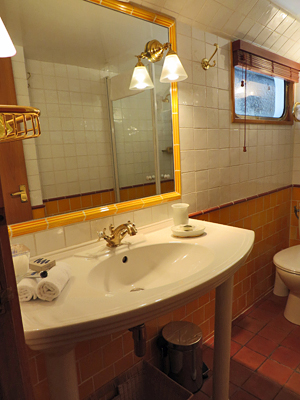 Ensuite bathroom in all staterooms