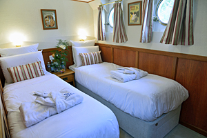 Twin bed cabin on L'Art de Vivre