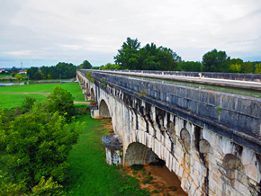 Agen aqueduct over the River Garonne