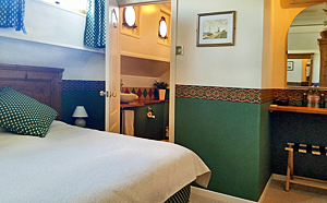Saroche stateroom with ensuite bathrooms