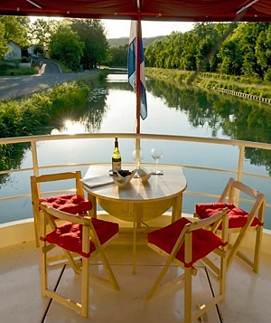 Savoir Vivre cozy aft deck