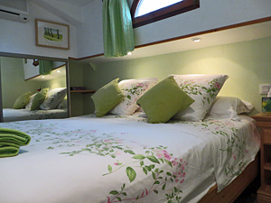 Choice of twin beds or double beds in each cabin