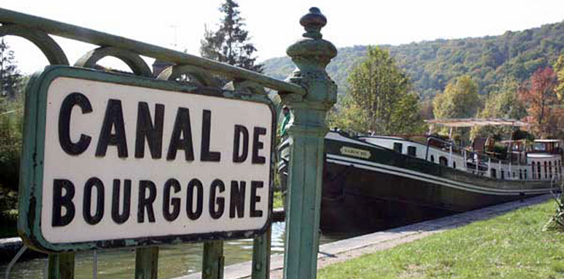 Beautiful Canal de Bourgogne, France