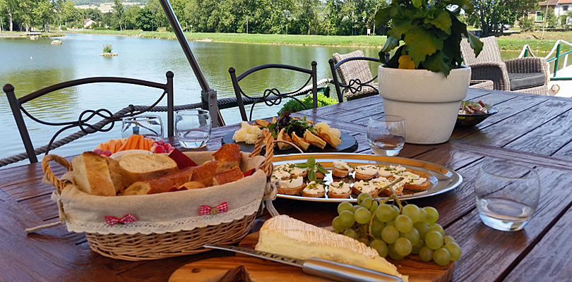 Lunch on deck of Saroche