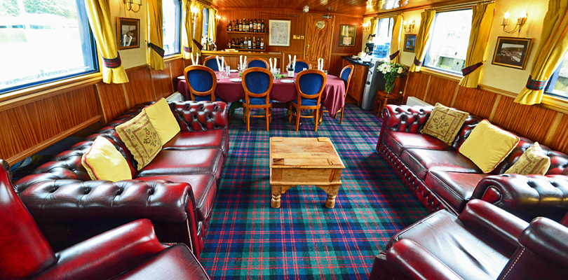Scottish Highlander bright, roomy salon